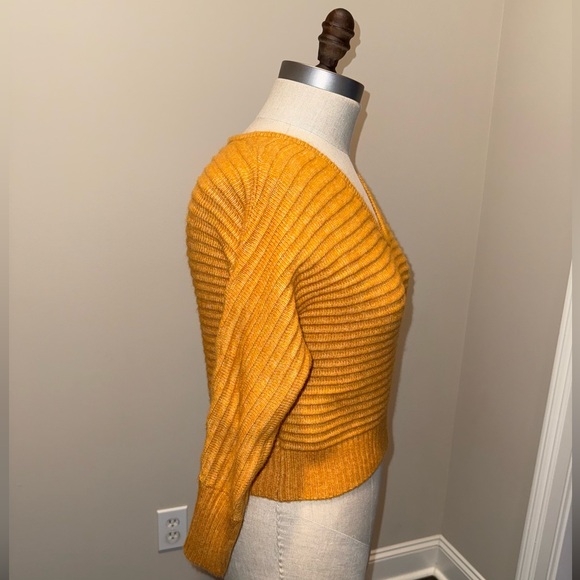 Cropped Ribbed Sweater - Picture 2 of 4